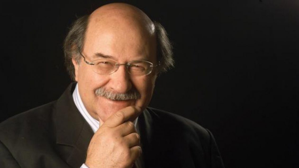 [Rectificación] El escritor Antonio Skármeta no ha fallecido, según confirma su familia