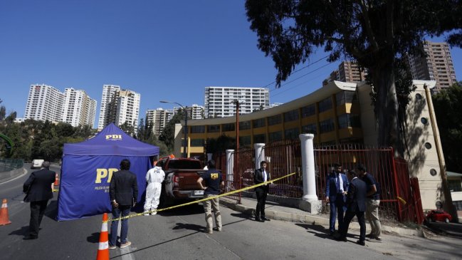 Frente a un colegio: Desconocidos balearon a un hombre en Valparaíso