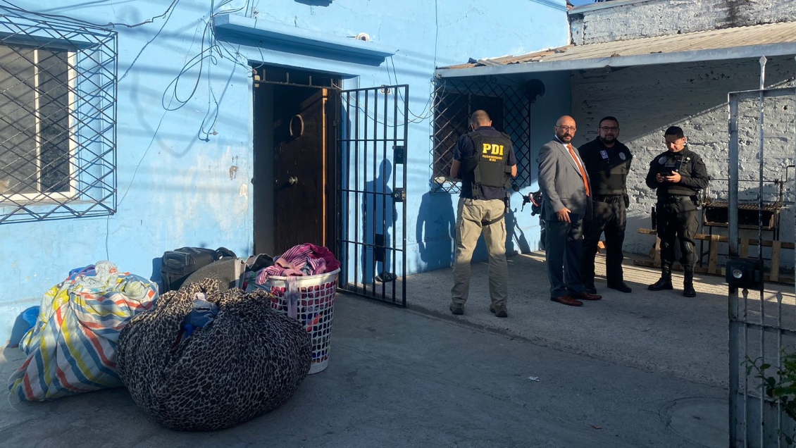 Armas, drogas y niños en una casa tomada