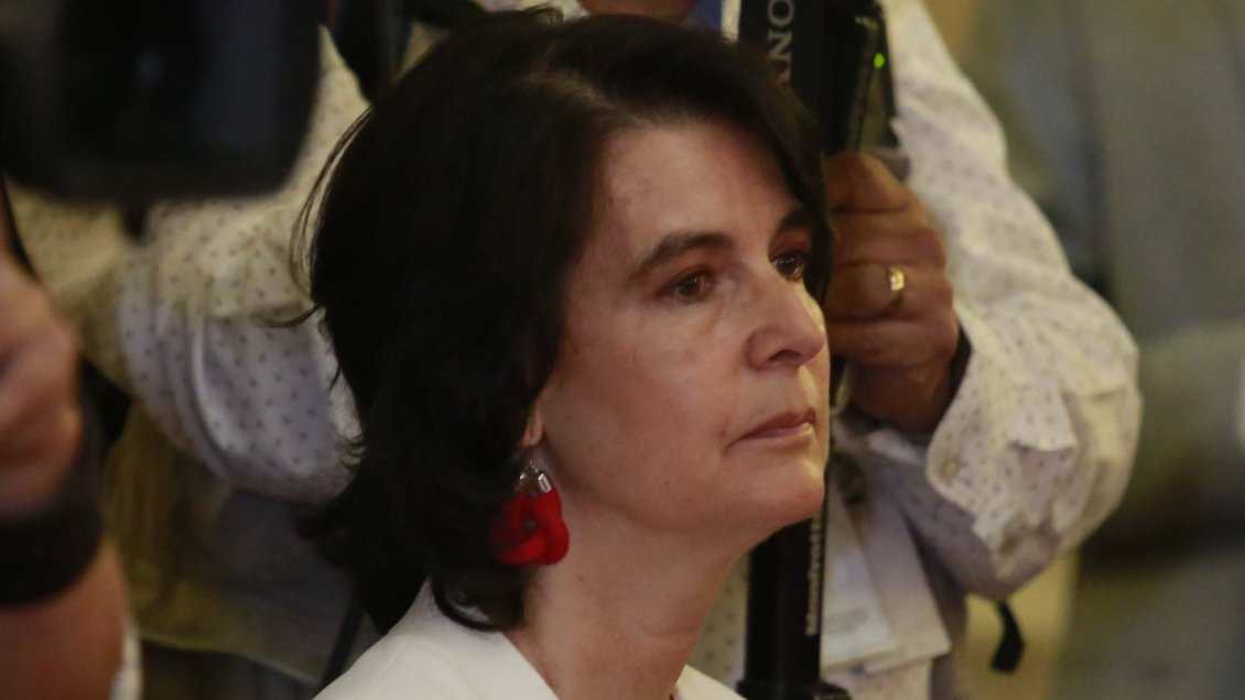 Presidenta de la Comisión Experta: 