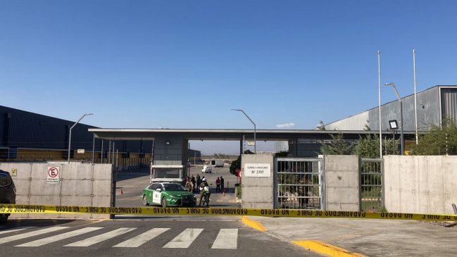 Millonario robo en centro de bodegas de Pudahuel: Se llevaron cerca de 300 celulares