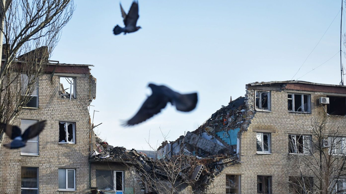 Siguen enfrentamientos en Bajmut con alguna victoria ucraniana, según Kiev