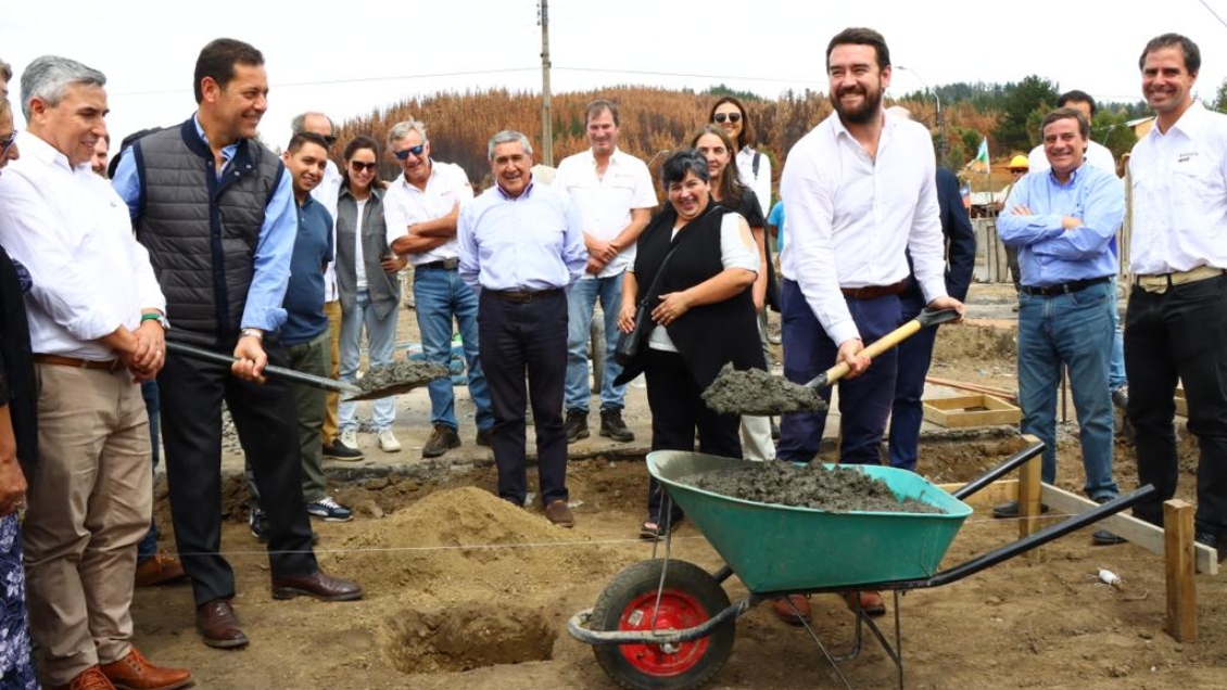 Comenzó reconstrucción de 44 viviendas destruidas por el fuego en Purén
