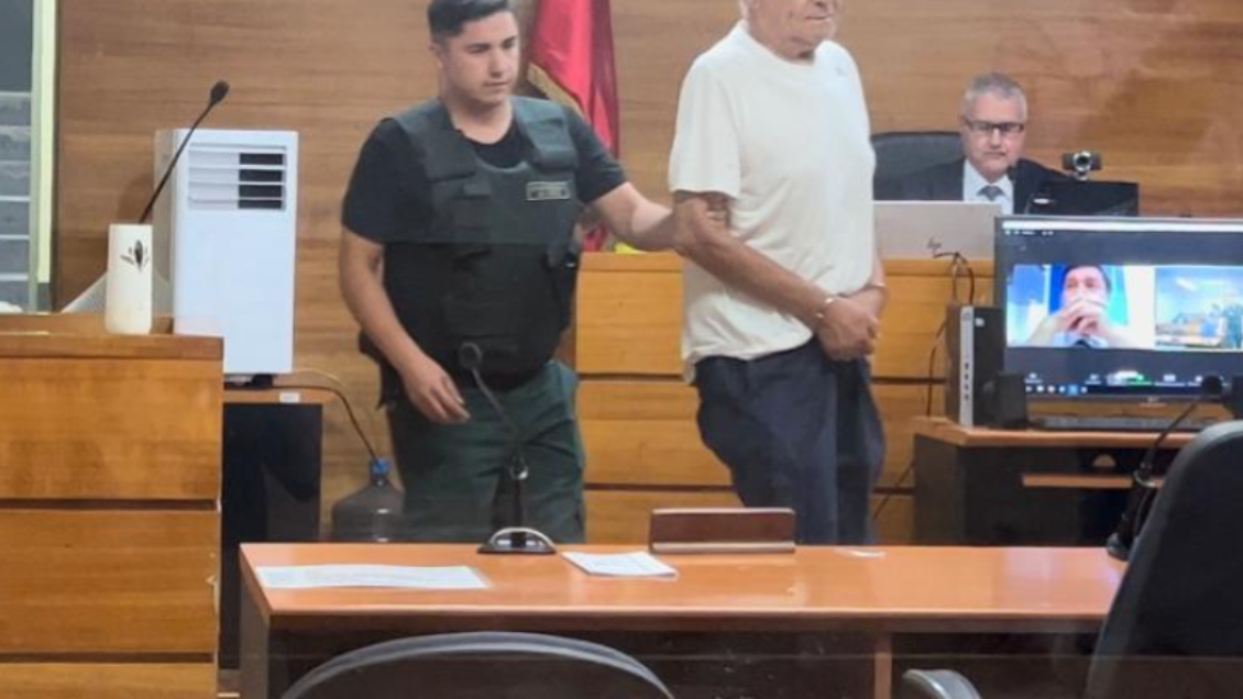 Formalizan a exnotario por negligencia con una firma relacionada a la venta de vehículos robados