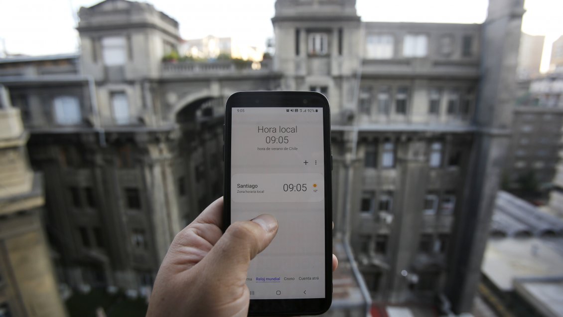 El Ministerio de Salud sugiere terminar con los cambios de hora