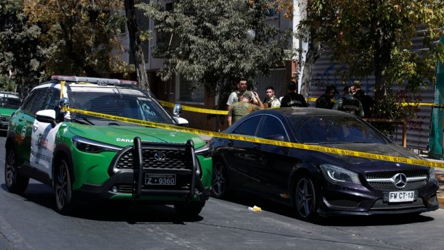 Conductor intentó atropellar a carabinero y fue baleado en medio de persecución