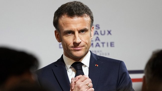 Por apenas nueve votos, Macron salvó su Gobierno y su reforma de pensiones