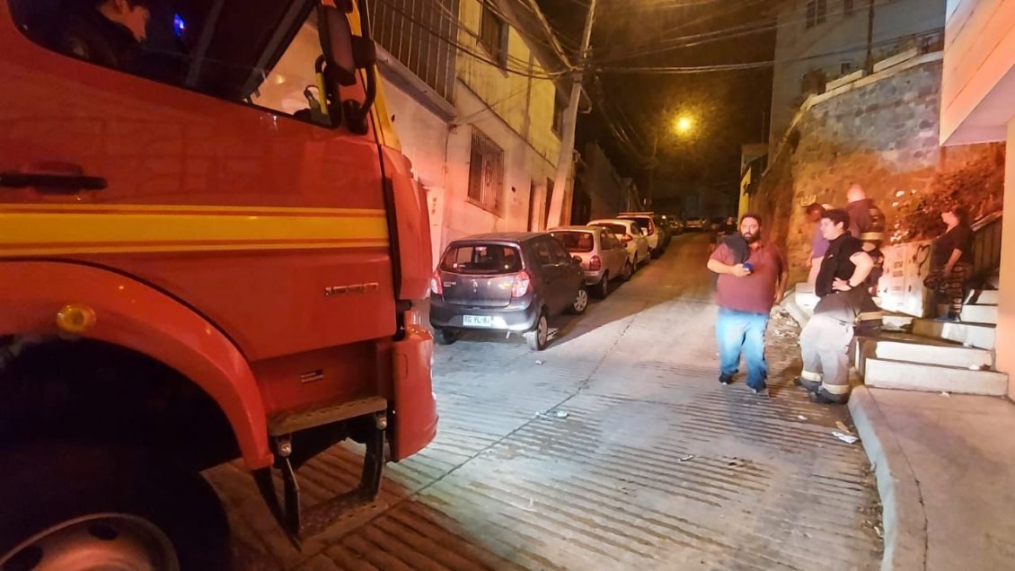 Bomberos Valparaíso por autos mal estacionados ante una emergencia: 