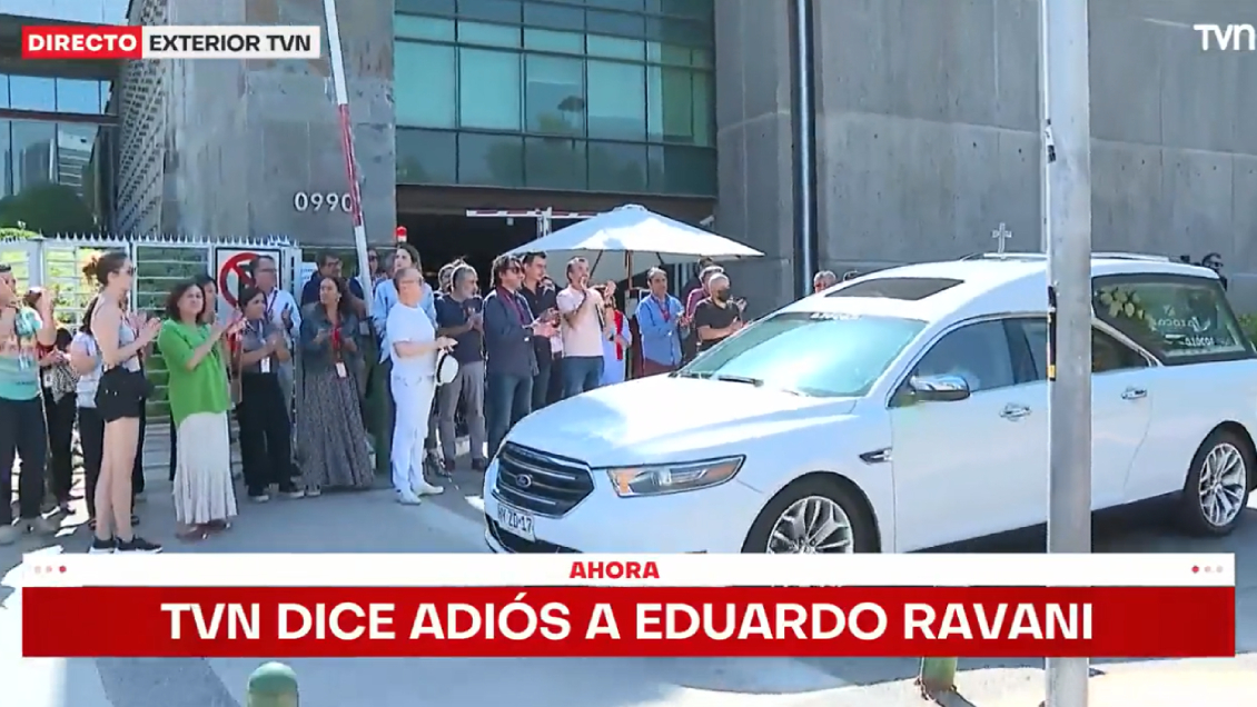 Eduardo Ravani recibió emotiva despedida en el frontis de TVN