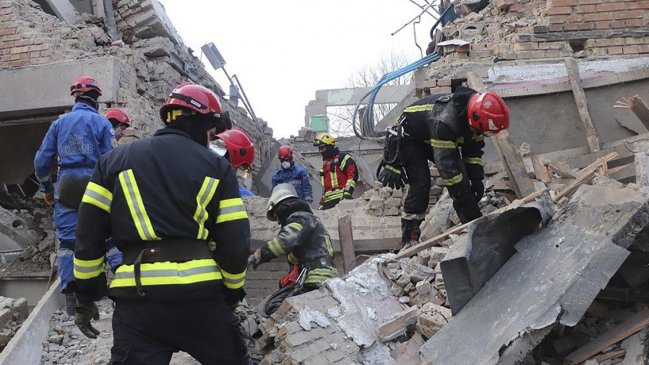 Cuatro muertos en ataque con drones de Rusia contra Kiev: Sólo nuestro ejército traerá la paz, dijo Zelenski