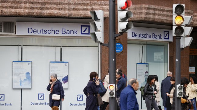  Deutsche Bank se desploma en la bolsa y causa fuertes pérdidas en toda Europa  