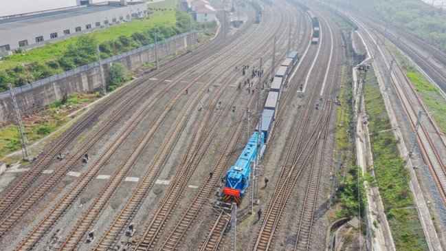Trenes de carga de China realizan 25.000 viajes por corredor comercial internacional