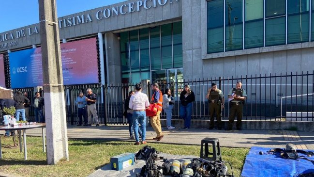 Fuga de gas provocó masiva evacuación en instituto de Talcahuano