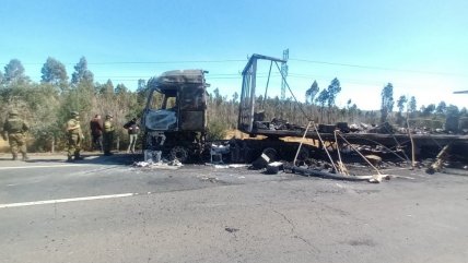   Encapuchados incendiaron camión en la Ruta 5 Sur a la altura de Ercilla 