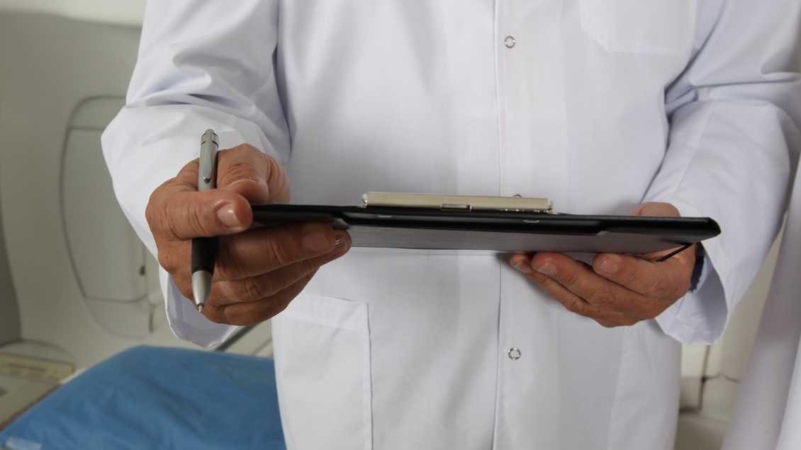 Exministros piden que la nueva Constitución consagre el derecho humano a la salud