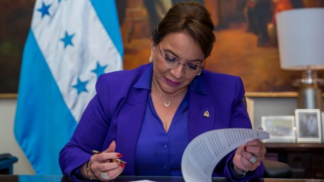  Presidenta hondureña anunció 
