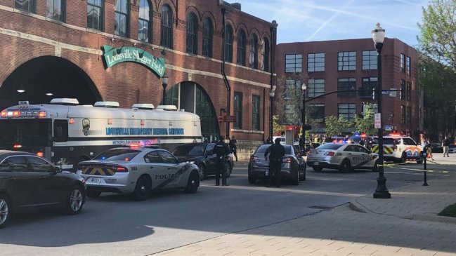 Tiroteo en un banco estadounidense dejó cuatro muertos y ocho heridos