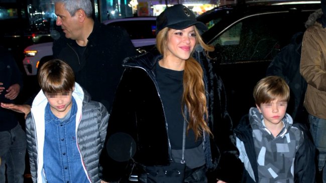   Shakira pide a la prensa respetar la privacidad de su familia en su llegada a Miami 