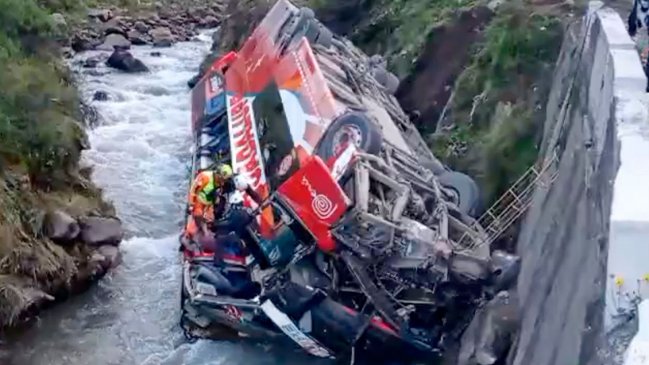 Al menos 10 muertos y 25 heridos dejó un accidente de bus en Perú