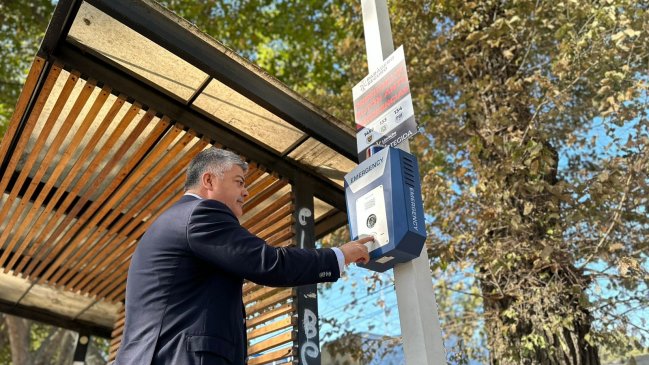 Limache implementa botones de emergencia en siete paraderos de alto tránsito