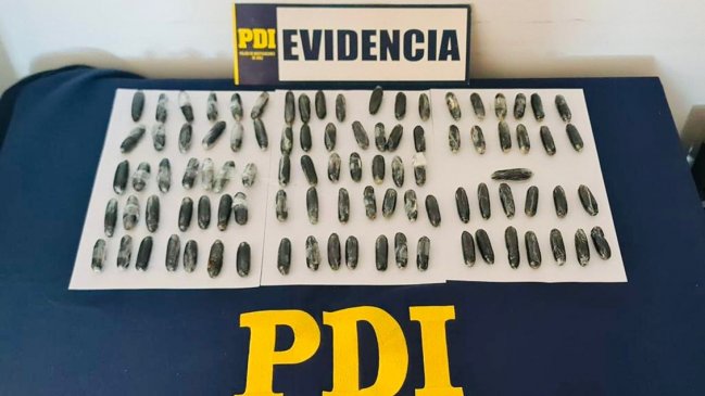 Detienen en Arica a dos mujeres que viajaban con 139 ovoides de cocaína