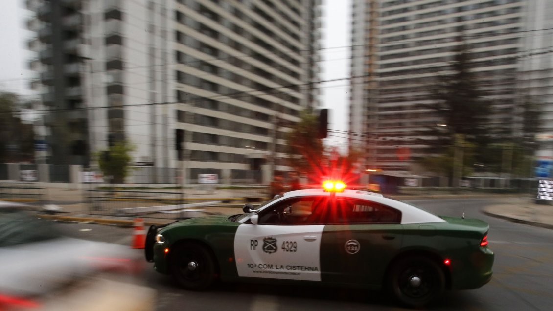 Chicureo: Delincuentes dispararon e intentaron atropellar a carabineros