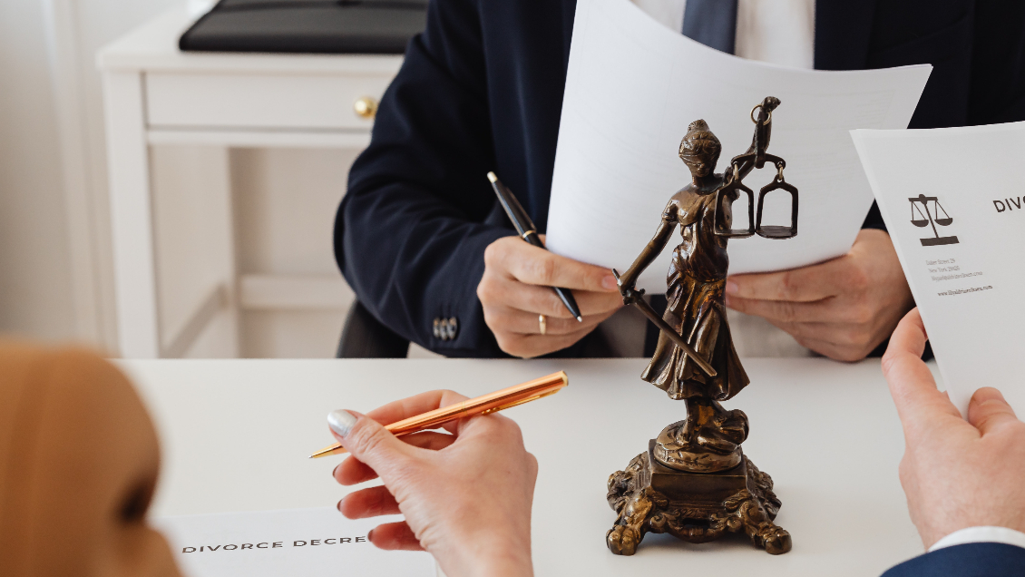 Acosaba a su mujer: Hombre cambió de sexo para evitar ser juzgado por violencia de género