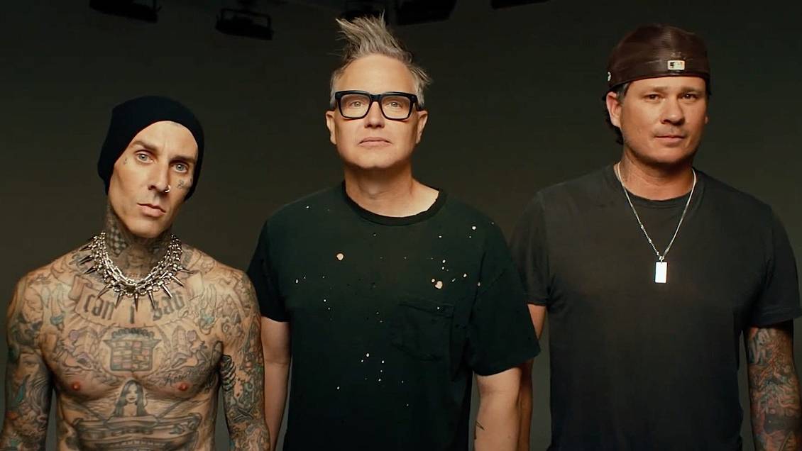 Travis Barker grabó canciones de Blink-182 con dedo lesionado