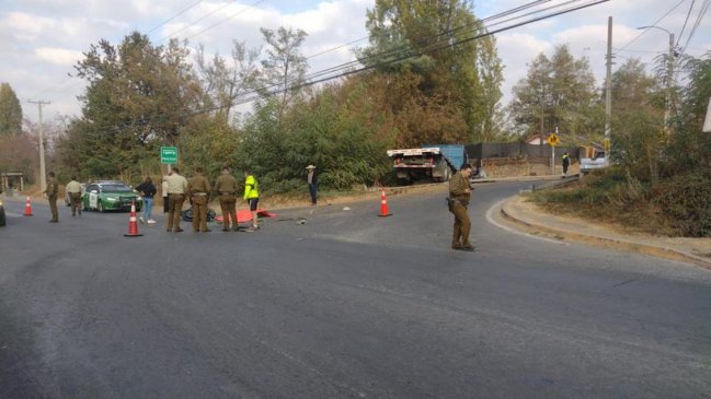 Requínoa: Carabinero murió en colisión frontal contra un camión