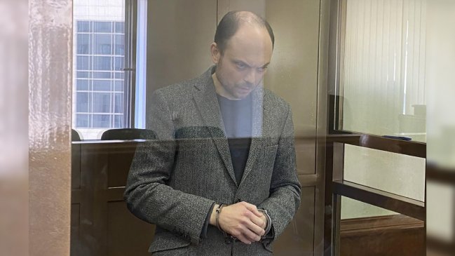 El periodista Vladímir Kara-Murzá, opositor azote del Kremlin, fue condenado a 25 años de prisión