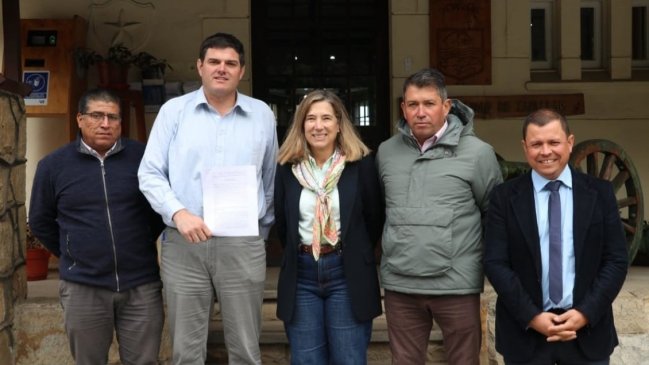 Ordenanza que limita desplazamiento de menores en Zapallar revive tras acuerdo con Contraloría