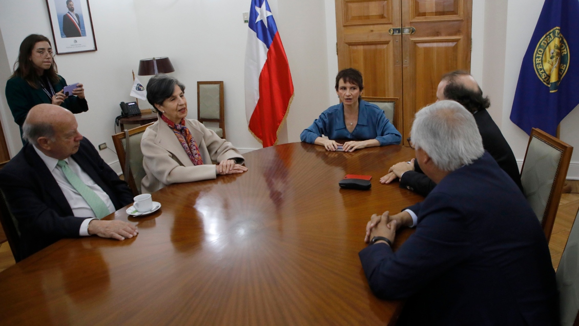 Senadores socialistas dieron 