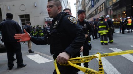   Estacionamiento de cuatro pisos se derrumbó en Nueva York: Un muerto y cinco heridos 