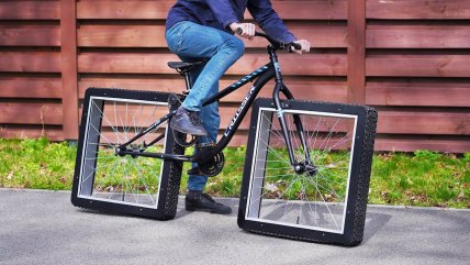   ¿La usarías? Ingeniero creó una bicicleta con las ruedas cuadradas 