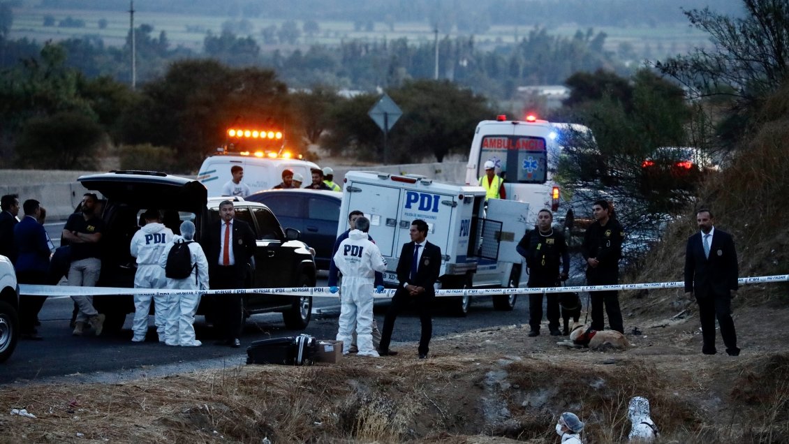 Tres cadáveres fueron hallados a un costado de la Ruta 68
