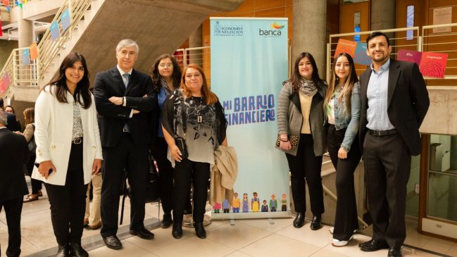  Bancos y Universidad de Chile lanzan curso online orientado a emprendedoras  