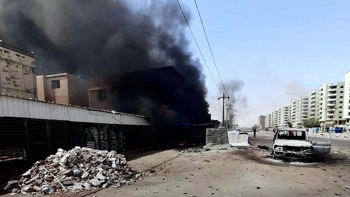 Terminó la tregua: Comenzaron de nuevo los combates y bombardeos en Sudán