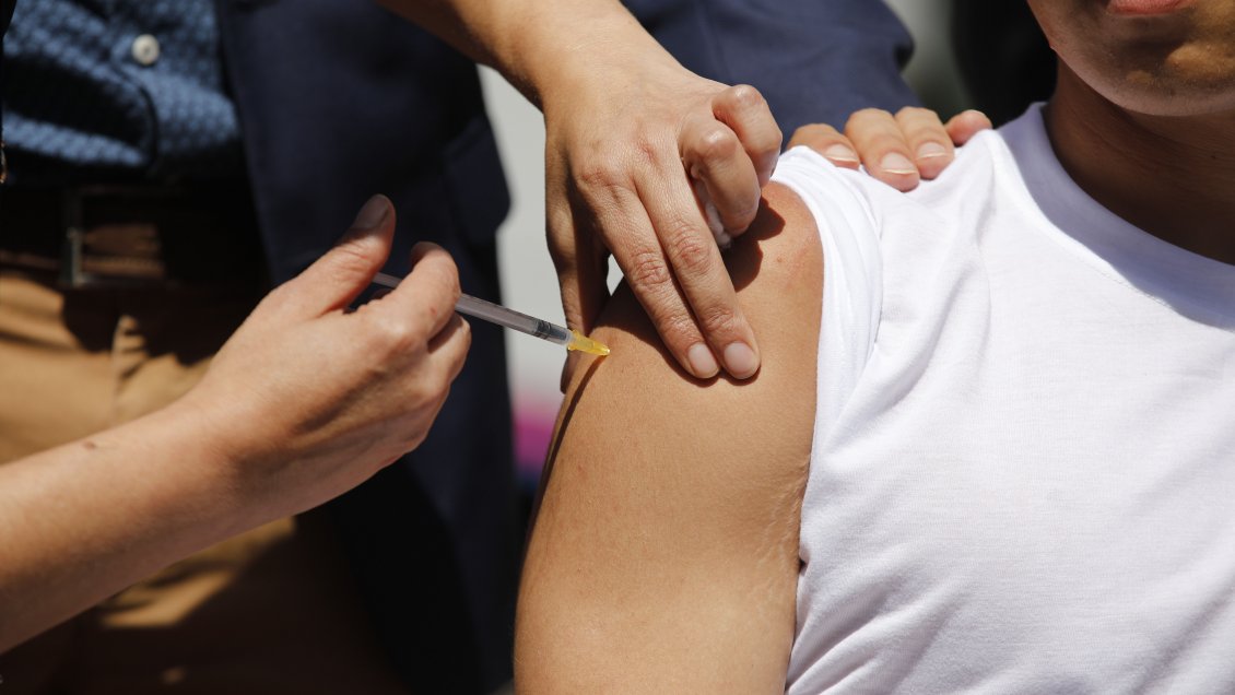 Vacunación bivalente contra el Covid-19 se amplía para todos los mayores de 12 años