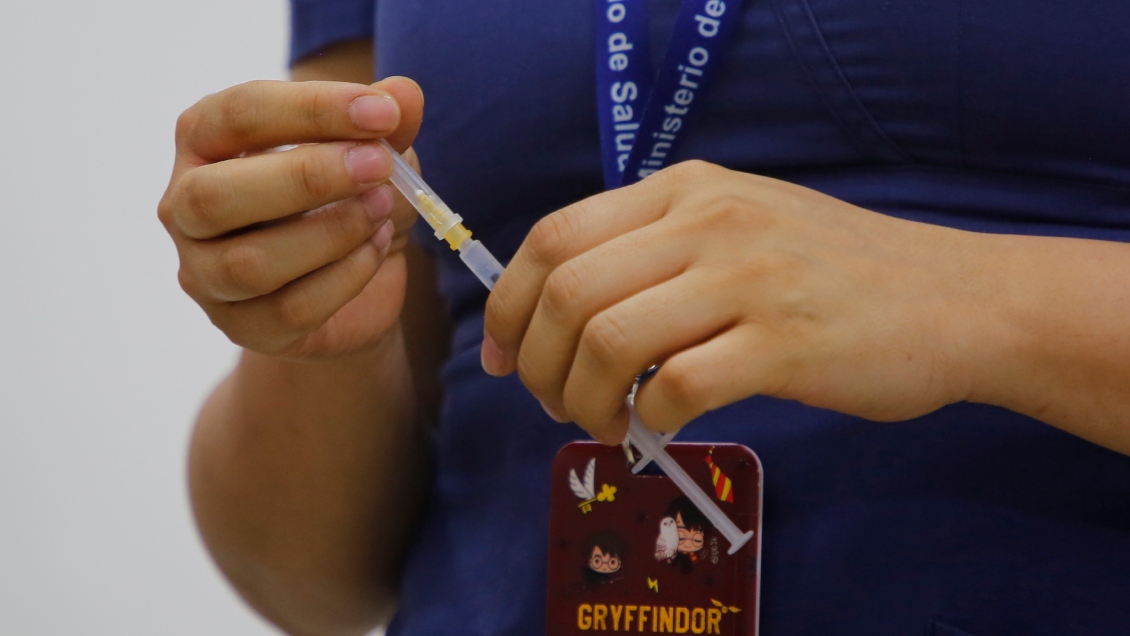 Minsal dice que no hay que acreditar enfermedad con un certificado para vacunas contra la influenza y el Covid