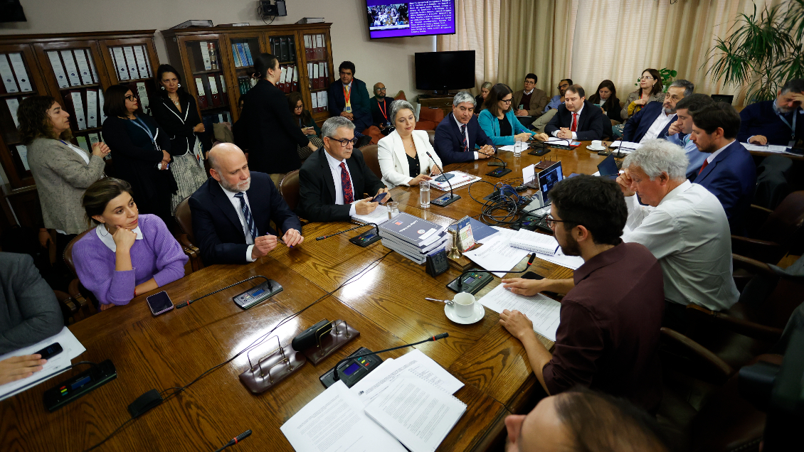 Comisión de Trabajo de la Cámara aprobó en general el reajuste al sueldo mínimo