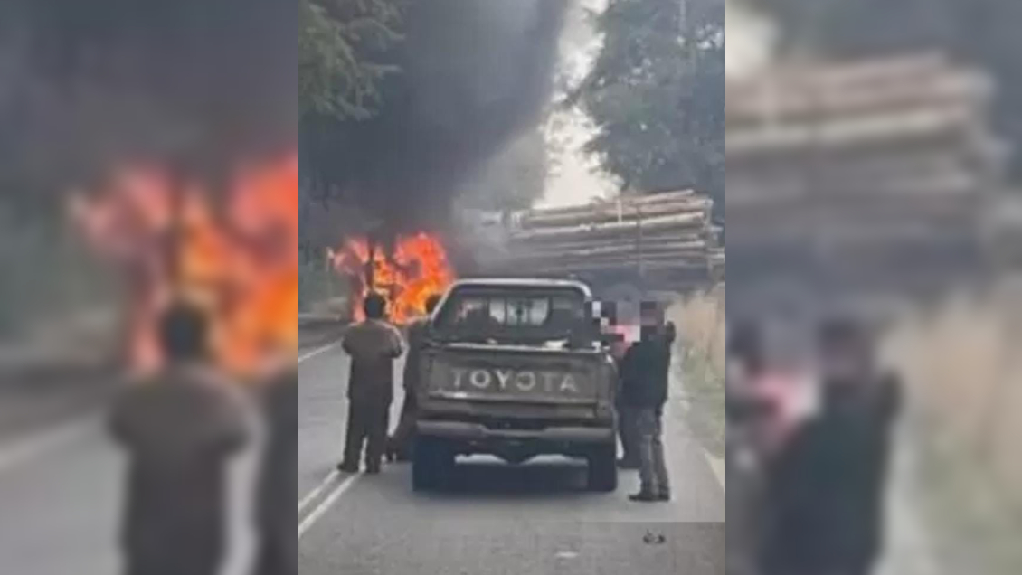 Collipulli: Encapuchados armados asaltaron a camioneros y quemaron dos máquinas