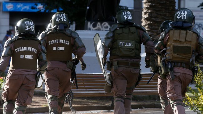 Ley Naín-Retamal: Tribunal absolvió a cinco carabineros acusados de apremios ilegítimos durante el estallido