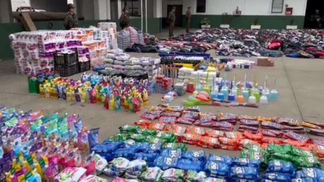 Valparaíso: Operativo termina con miles de prendas de vestir, útiles de aseo y carros de supermercado incautados