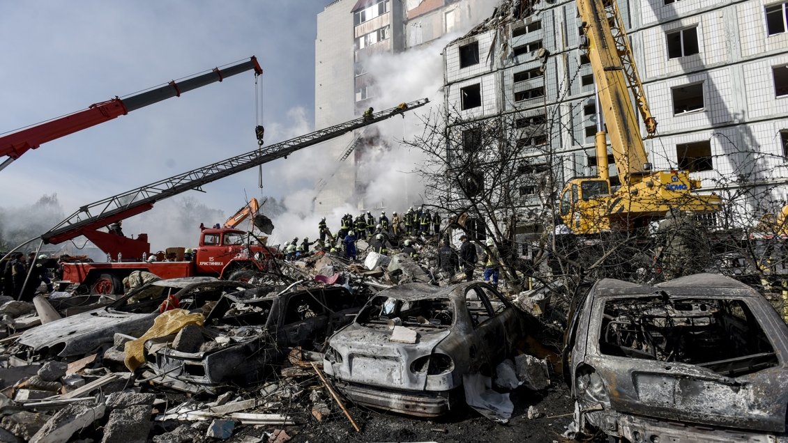 Ataques rusos causan 19 civiles muertos en el centro y este de Ucrania
