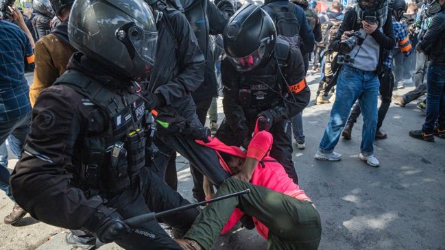  Manifestaciones en Francia dejaron más de 290 detenidos y 108 policías heridos  