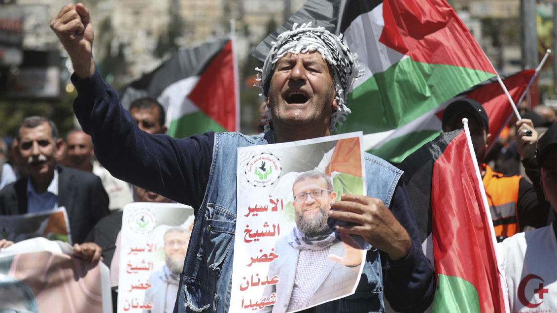 Muerte de preso palestino en huelga de hambre aumenta la tensión con Israel