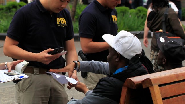 Migraciones dice haber ordenado más de 800 expulsiones en un año