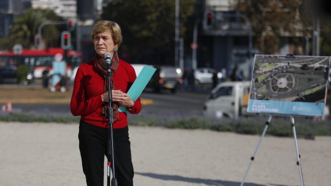 Matthei y Orrego se enfrentan por eliminación de la rotonda de Plaza Italia