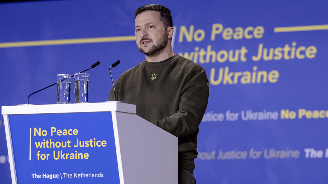 Zelenski pide en la Corte Penal Internacional un tribunal especial para crímenes por 