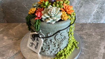 Emprendedora de La Florida ganó concurso de tortas para el Día de la Madre